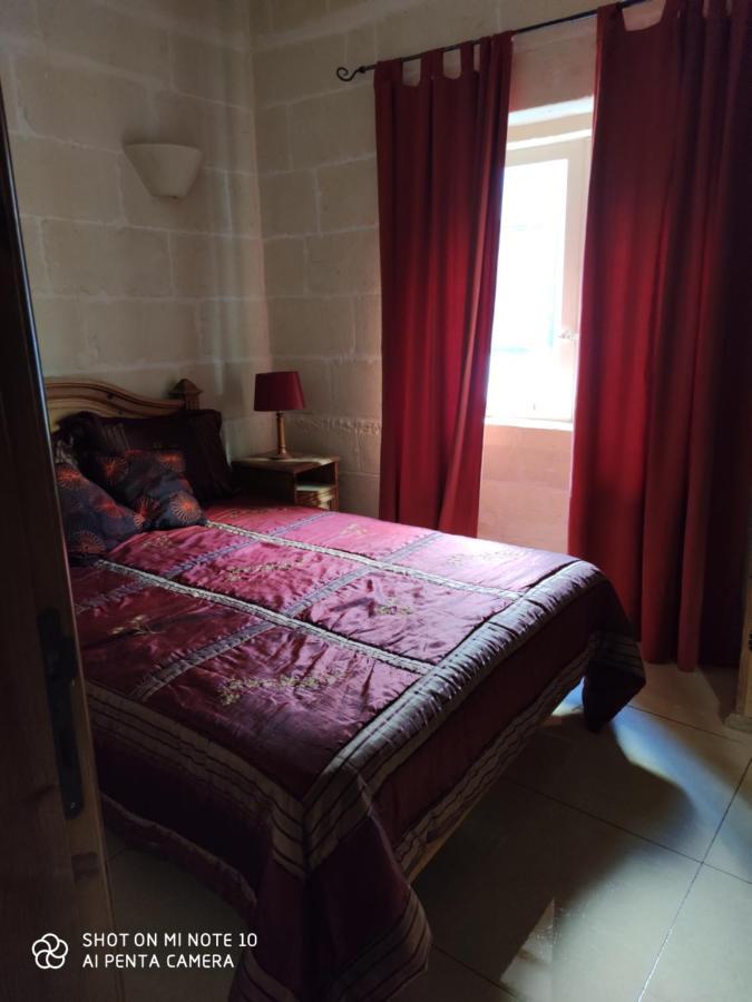Seafront Two Bedroomed Apartment In Marsalforn Exterior foto